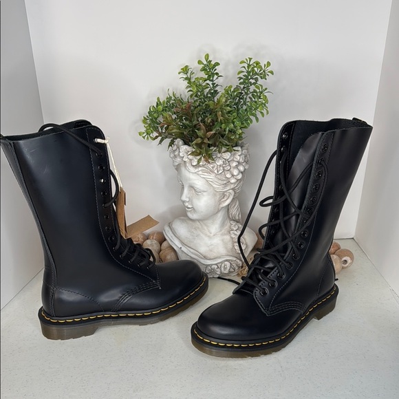 DR MARTENS BLACK 1914 SMOOTH LEATHER HIGH LACE UP BOOTS SIZE 7 NWOB - Picture 2 of 12